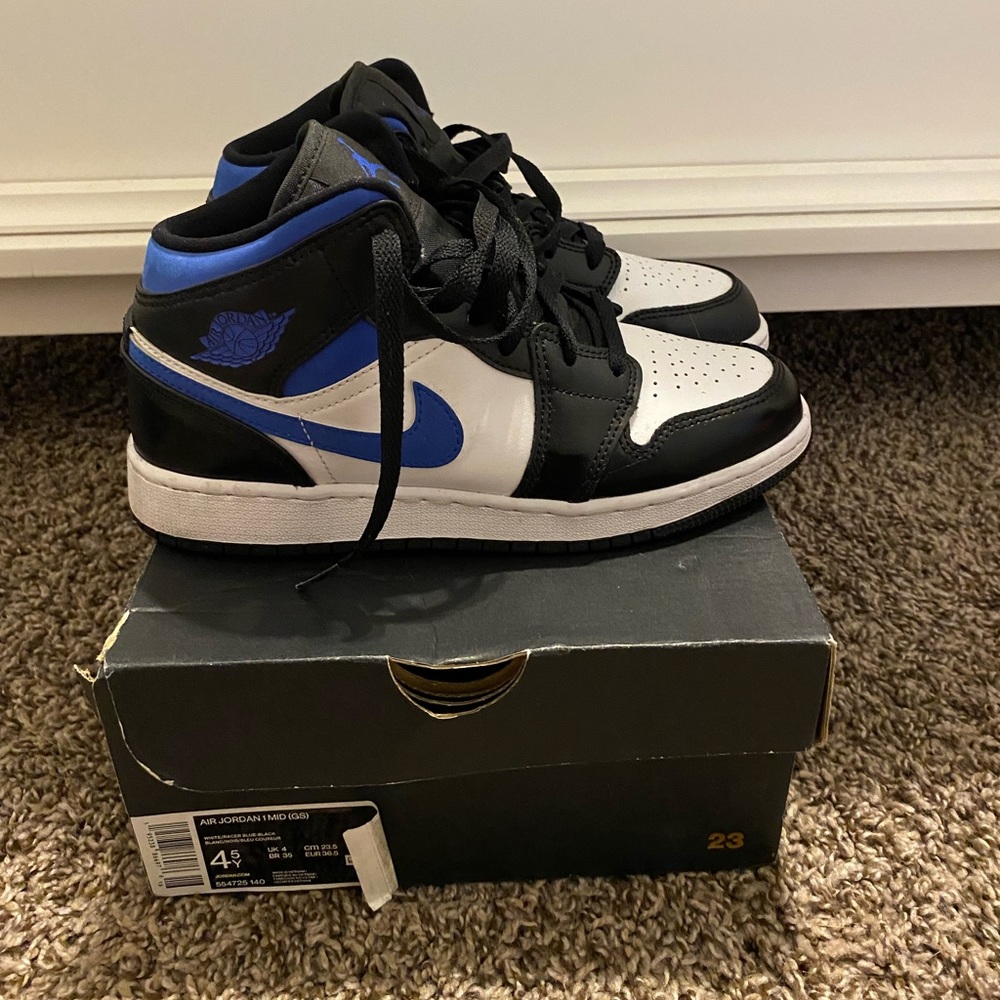 Nike dunk mids